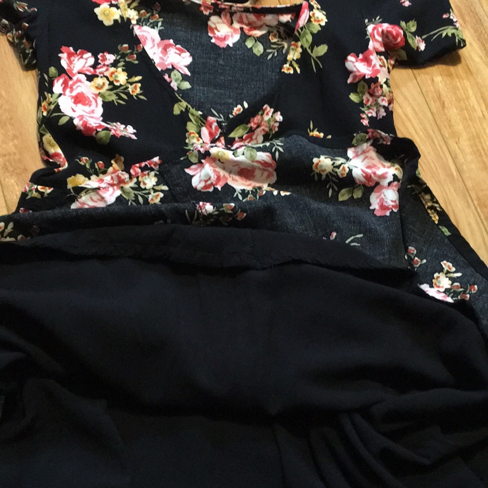 Forever 21 Floral Mini Dress with Low Back - Picture 6 of 9